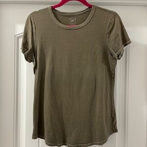 GAP Women's Short Sleeve Tee in Olive